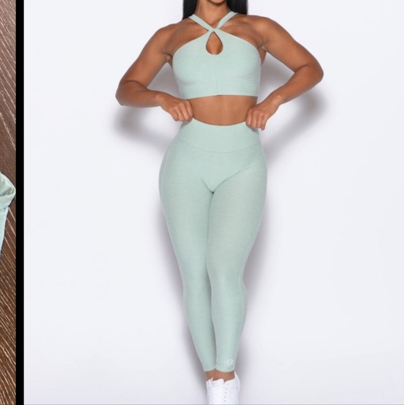 Bombshell Soft Aloe Activewear Set - Picture 2 of 4